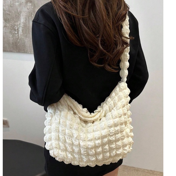 Minimalist Quilted Puffer Medium Size Shoulder Crossbody Bag Set - Picture 11 of 14